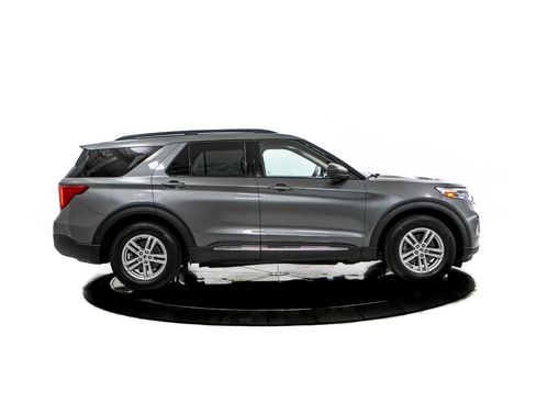 Used 2023 Ford Explorer XLT RWD image 8