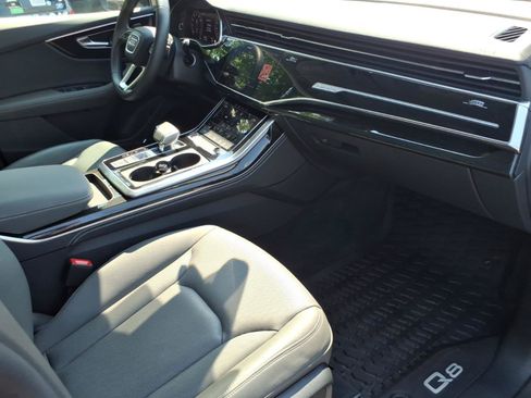 Used 2025 Audi Q8 Premium Plus w/ Premium Plus Package AWD/4WD image 25