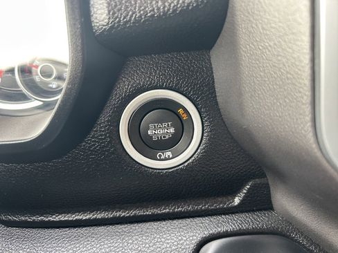Used 2020 RAM 1500 Big Horn AWD/4WD image 24