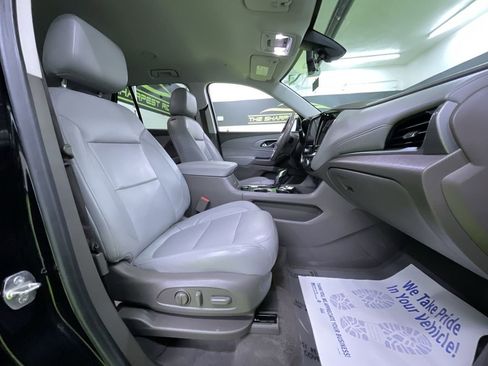 Used 2021 Chevrolet Traverse LT w/ LT Premium Package image 29