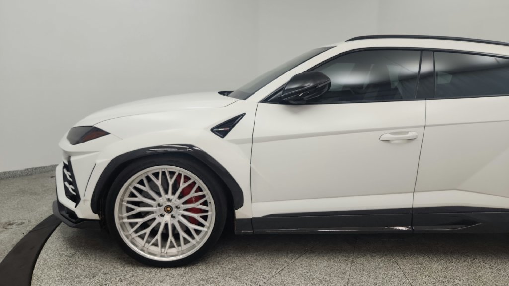 Used 2019 Lamborghini Urus AWD/4WD image 13