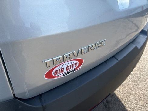 Used 2022 Chevrolet Traverse LS image 46