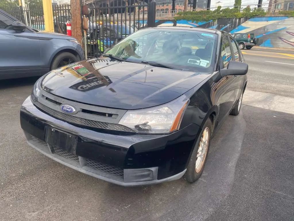 Used 2011 Ford Focus SE w/ 201A Rapid Spec Order Code FWD image 1