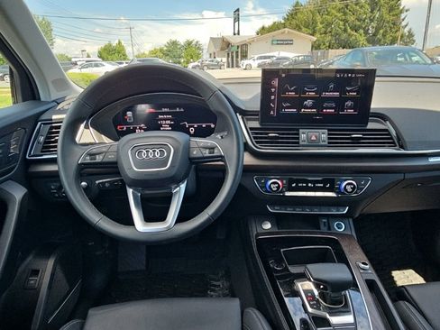 Used 2025 Audi Q5 Prestige AWD/4WD image 2