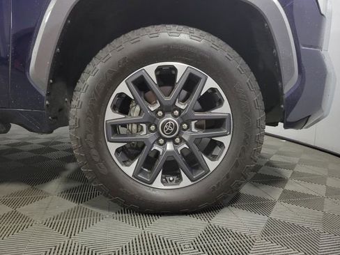 Used 2023 Toyota Tundra Limited w/ Power Package AWD/4WD image 12