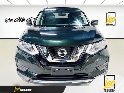 Used 2018 Nissan Rogue SV w/ Sun & Sound Touring Package AWD/4WD image 2