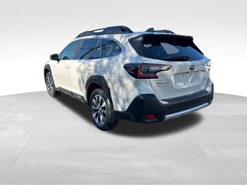 Used 2023 Subaru Outback Limited AWD/4WD image 4