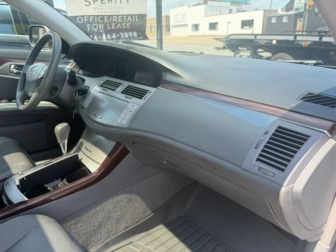 Used 2008 Toyota Avalon Limited FWD image 9