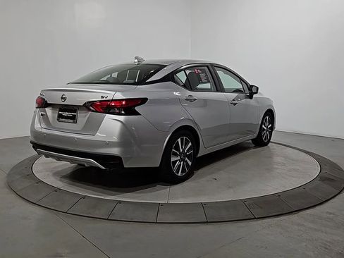 Certified 2020 Nissan Versa SV image 6