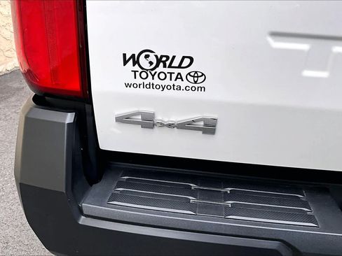 Used 2024 Toyota Tacoma SR AWD/4WD image 10