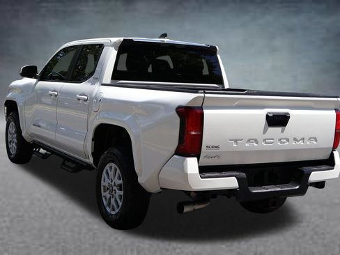 Used 2024 Toyota Tacoma SR5 AWD/4WD image 20