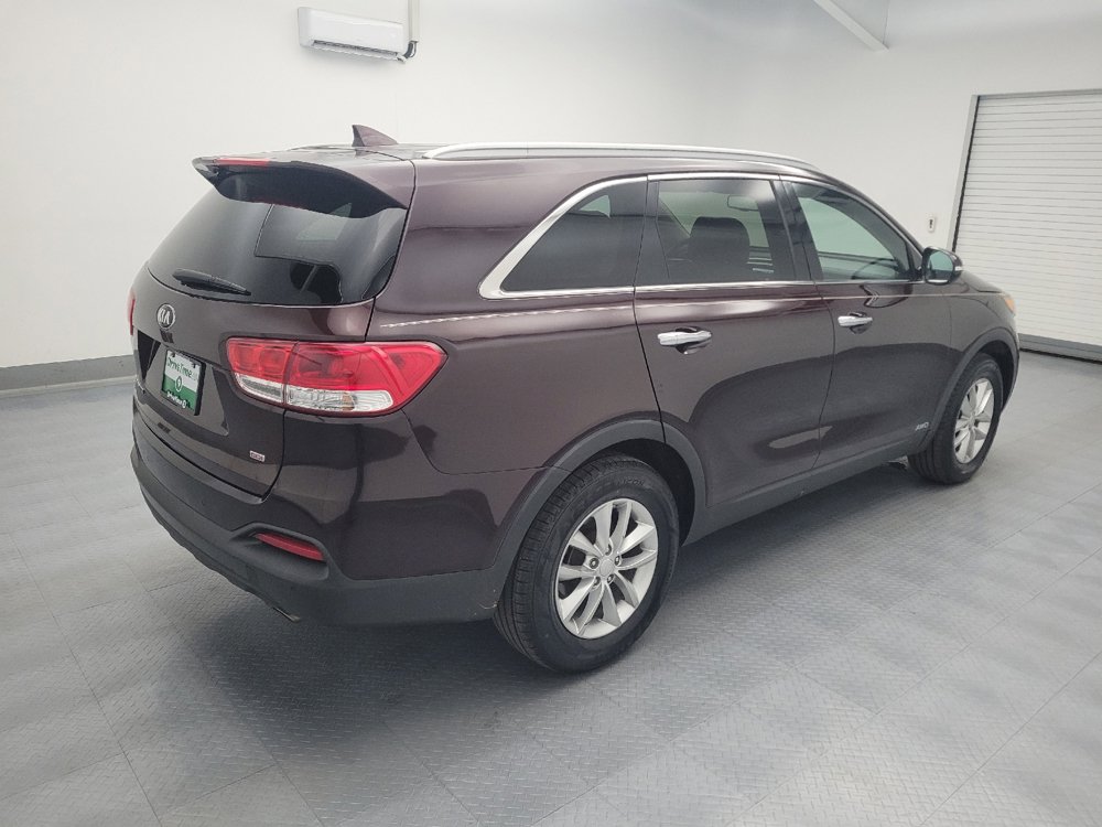 Used 2017 Kia Sorento AWD w/ LX Convenience Package image 10