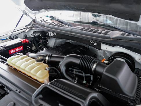 Used 2015 Ford F150 Platinum w/ Equipment Group 701A Luxury image 49