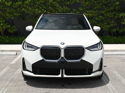 Used 2025 BMW X3 xDrive30i AWD/4WD image 2