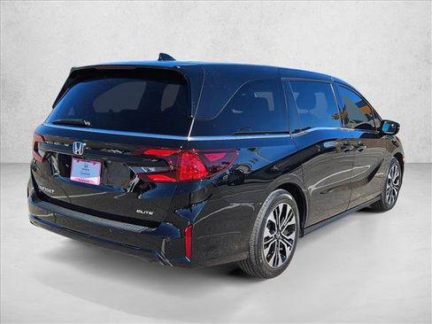 Used 2025 Honda Odyssey Elite image 5