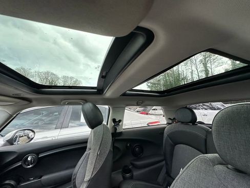 Used 2015 MINI Cooper 2-Door Hardtop image 28