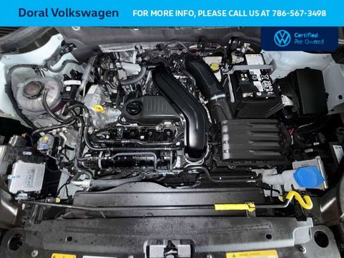 Used 2025 Volkswagen Taos SE FWD image 12