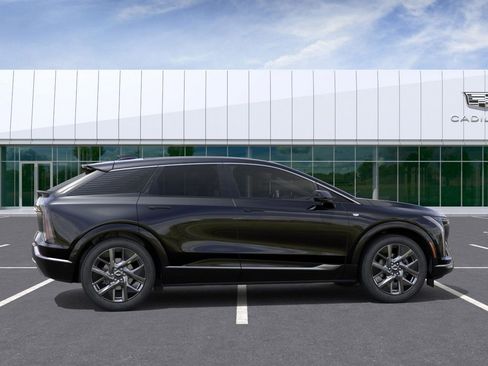 Used 2026 Cadillac Optiq Luxury 1 image 2