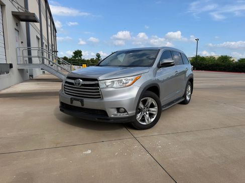 Used 2016 Toyota Highlander Limited Platinum image 9