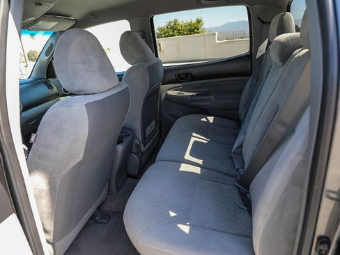 Used 2011 Toyota Tacoma PreRunner w/ SR5 Pkg #2 RWD image 18