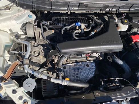 Used 2020 Nissan Rogue SV image 19