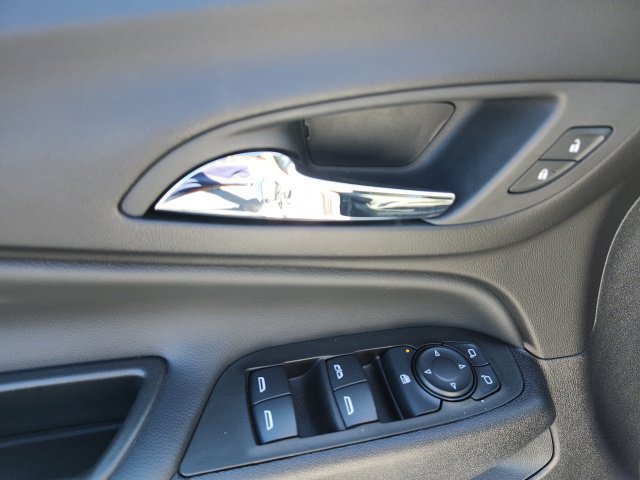 Certified 2024 Chevrolet Equinox LT FWD image 10