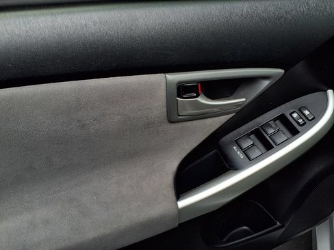Used 2015 Toyota Prius Two FWD image 17