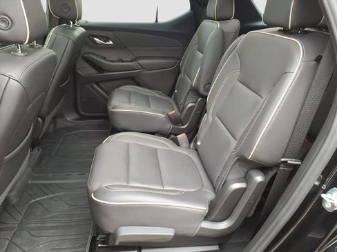Used 2023 Chevrolet Traverse Premier w/ Redline Edition image 13