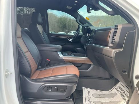 Used 2024 Chevrolet Silverado 2500 High Country w/ High Country Premium Package image 13