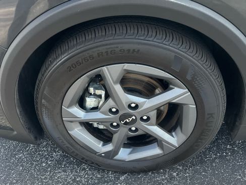 Used 2025 Kia K4 FWD image 9