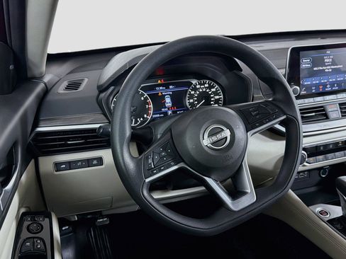 Used 2023 Nissan Altima 2.5 SV FWD image 18
