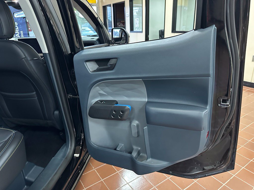 Used 2025 Ford Maverick Lobo AWD/4WD image 20