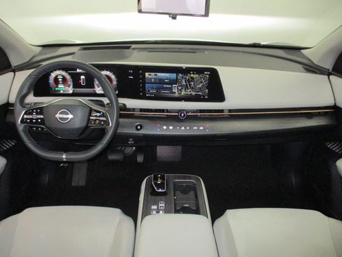 Used 2023 Nissan Ariya AWD image 33