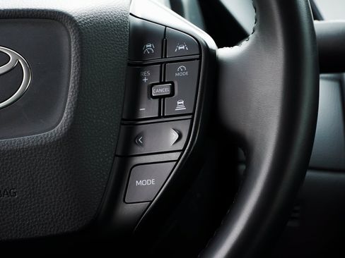 Certified 2024 Toyota Prius LE AWD/4WD image 33