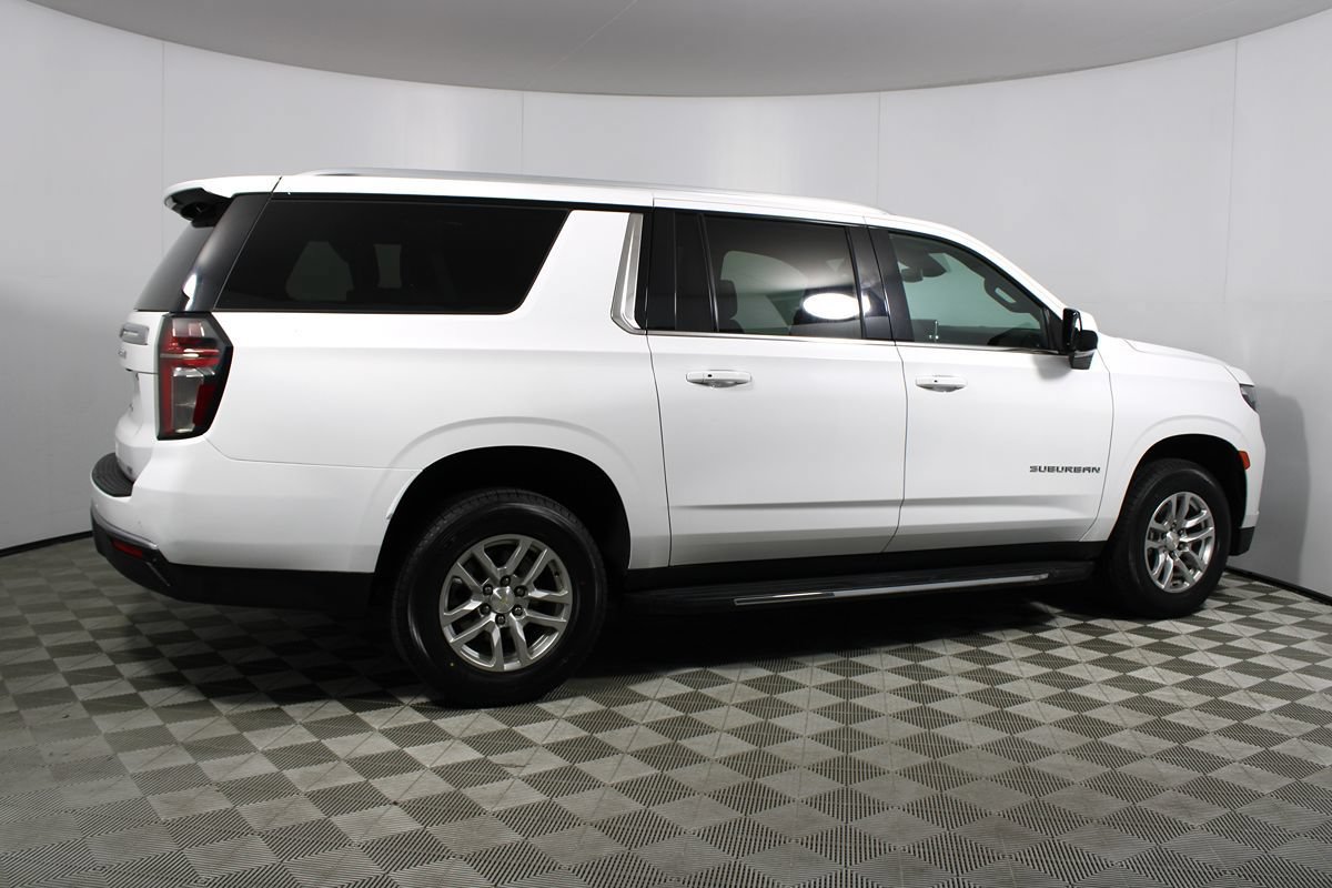 Used 2023 Chevrolet Suburban LT AWD/4WD image 40