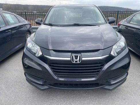 Used 2018 Honda HR-V LX image 2