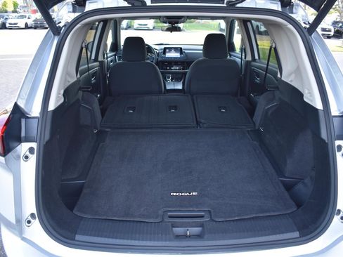 Used 2024 Nissan Rogue SV image 51