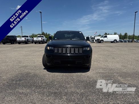 Used 2021 Jeep Grand Cherokee Laredo X AWD/4WD image 9