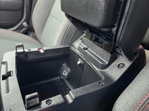 Used 2025 Jeep Wrangler Unlimited Rubicon w/ XTREMEE 35" Tire Package image 23