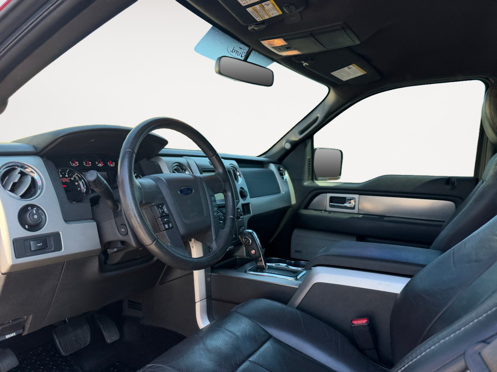 Used 2014 Ford F150 FX4 w/ Equipment Group 402A Luxury AWD/4WD image 9