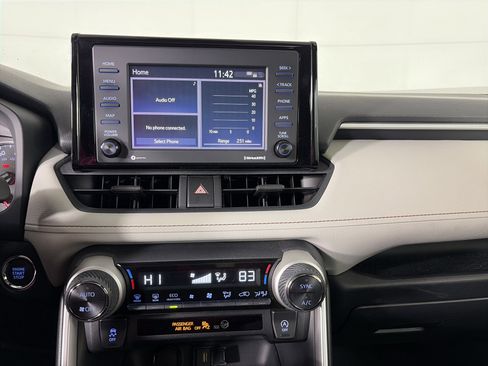 Used 2020 Toyota RAV4 XLE image 22