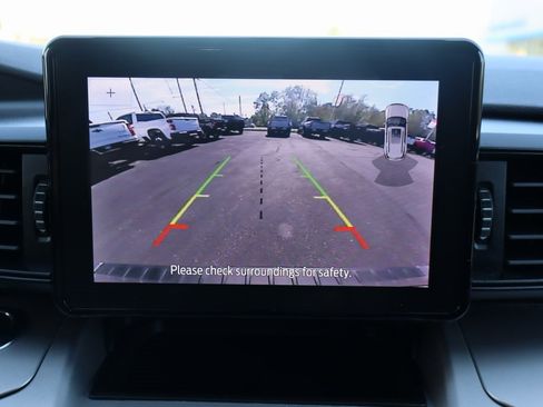 Used 2021 Ford Explorer XLT w/ Class III Trailer Tow Package image 11