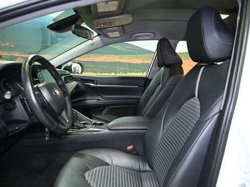 Used 2024 Toyota Camry SE image 19