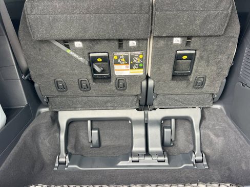 Used 2026 Toyota Sienna XLE image 17