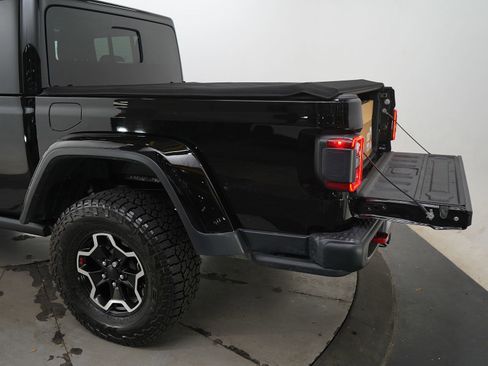 Used 2020 Jeep Gladiator Rubicon w/ Dual Top Group AWD/4WD image 9