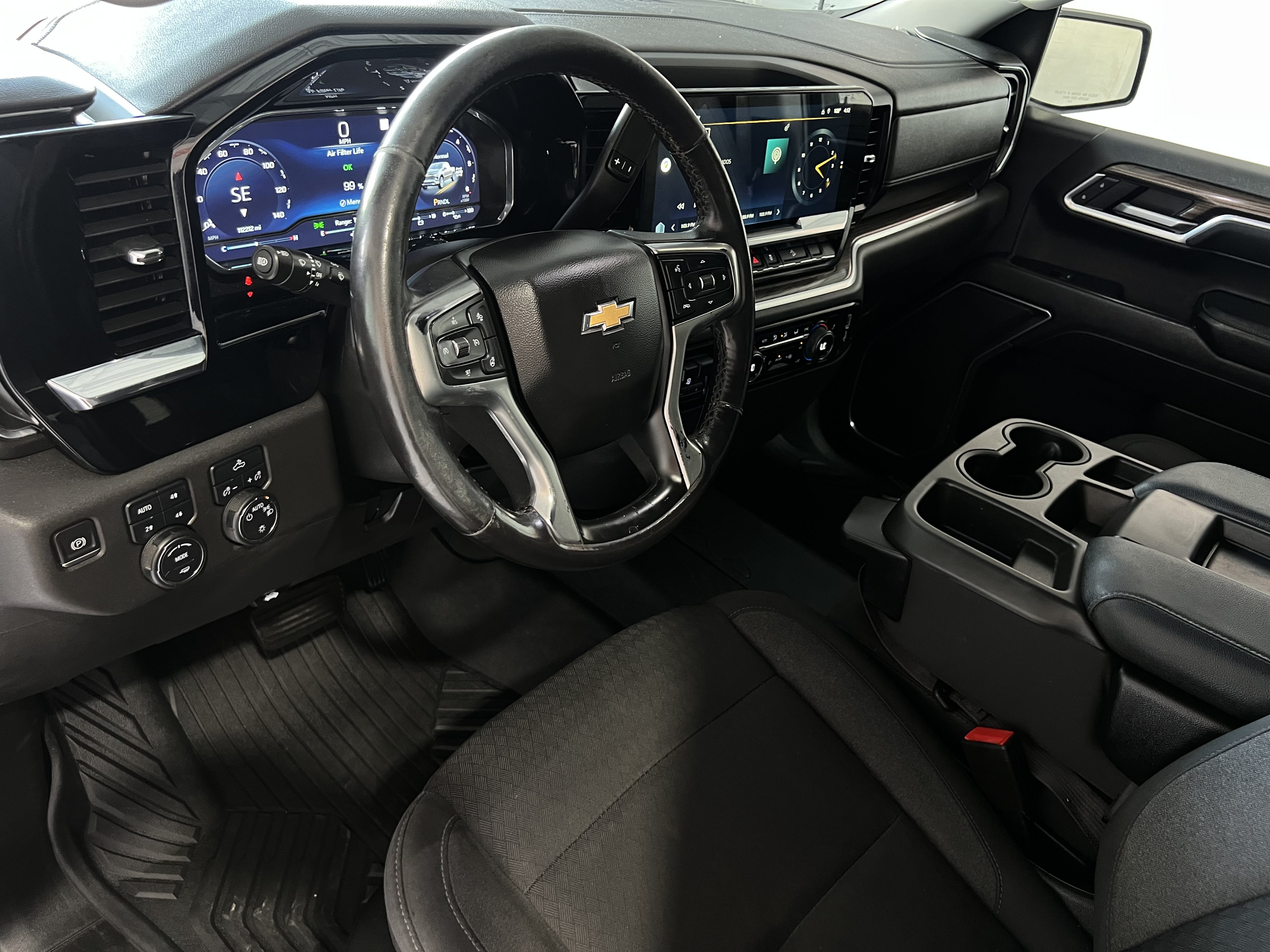 Used 2022 Chevrolet Silverado 1500 LT AWD/4WD image 18