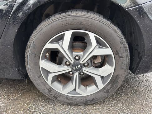 Used 2019 Kia Forte LXS FWD image 11
