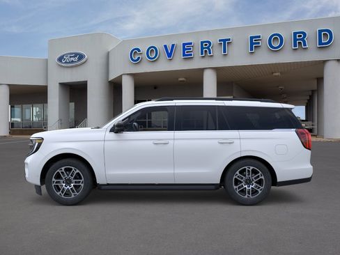 New 2026 Ford Expedition Active RWD image 3