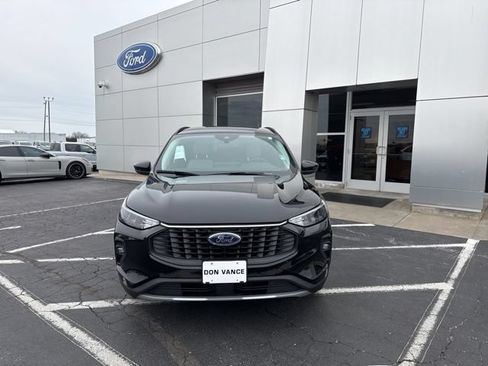 Used 2025 Ford Escape SE FWD image 6