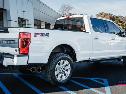 Used 2022 Ford F250 Platinum w/ FX4 Off-Road Package image 4